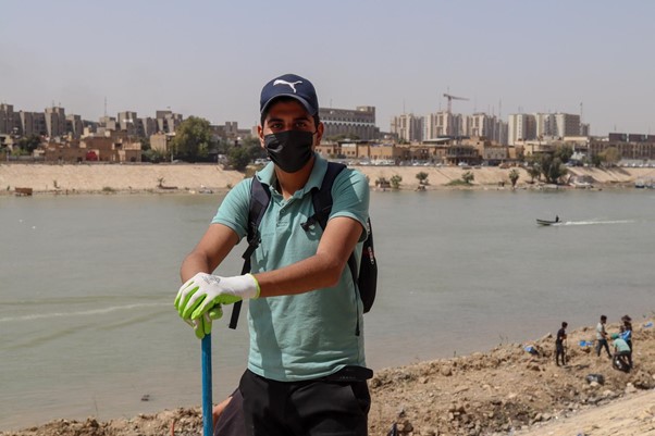 Abdul, a volunteer taking part in the cleanup campaign. Photo: Katarzyna Rybarczyk